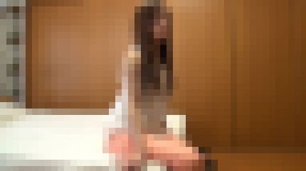 スレンダーな18歳フリーターが反応しないようにしていましたが挿入後は我慢できず喘ぎまくる　サンプル画像1