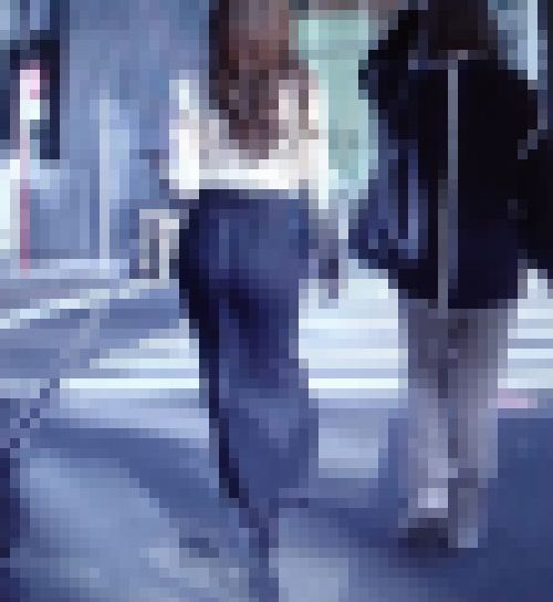 超絶美形で極上スタイルの若妻がクビレ絶景からのプリ尻ふって歩く姿がエロ過ぎる サンプル画像