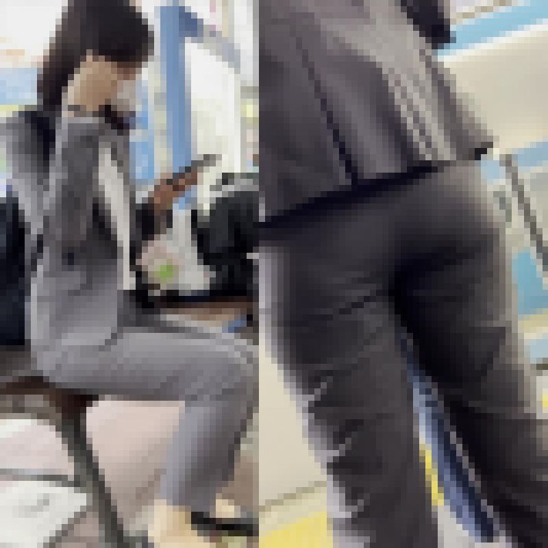 グレーのパンツスーツ サンプル画像