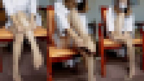 ★歯科助手さんの格好で匂いが漂ってきそうなパンストに着替えてM字開脚　サンプル画像1