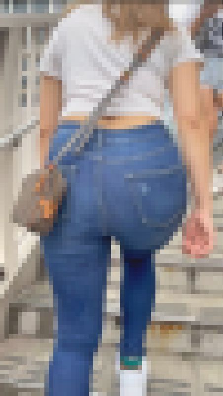 色白なスケベボディ＋はち切れそうな爆尻を突き出して男を誘惑！ 下品な王道スキニーデニム お姉さん編 サンプル画像