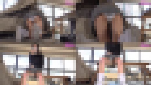 盗撮バレでも続行、ルーズソックスJ.Kのミニスカ美脚観察（3） スカートの奥まで照らして座りパンチラ編　サンプル画像2