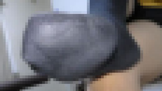 紺ハイソ　足組　正面　サンプル画像2