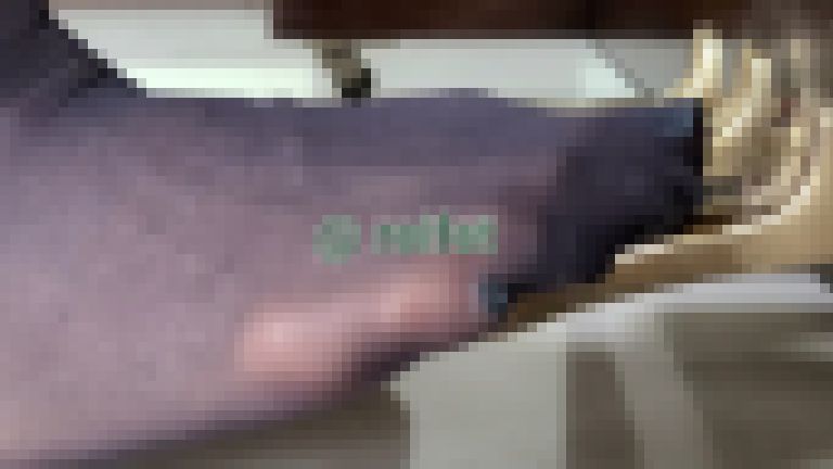 黒ストッキングでピアノペダル踏み #2 サンプル画像
