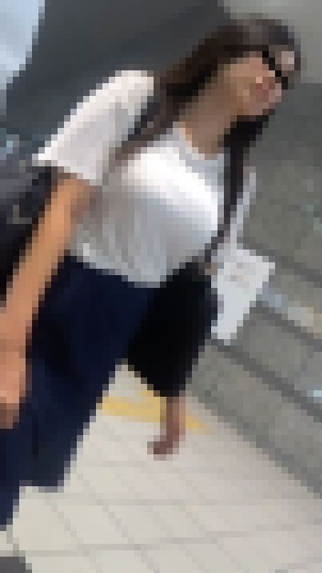 大暴れするデウスHカップOLの超絶貴重な爆揺れ爆エロ乳！！超デウス！！ サンプル画像