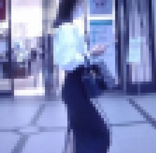 超クビレスタイル抜群の美尻美女がタイトスカートで歩いてるよ　サンプル画像3