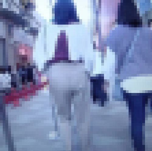 清楚系の可愛い美女がピタパン履いて大きなお尻プリプリさせながら歩いてるよ サンプル画像