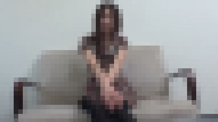 華奢な色白ボディの23歳CAが巨根で激しく突かれて肌を紅潮させて喘ぎまくる　サンプル画像1