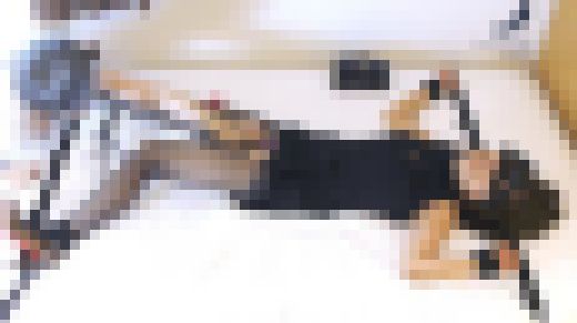 【五十路★黒スト】【感度◎】【手枷足枷⇒クリ責め地獄】【足舐めズーム】【足コキ射】パンスト美女の足指を舐めつくす！るみ53才前編　サンプル画像3