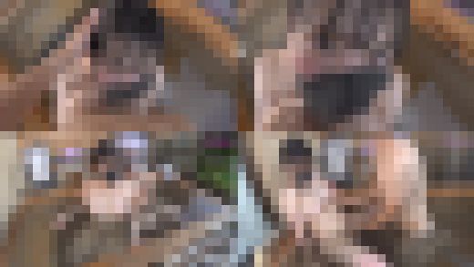 温泉女子さん、混浴露天風呂でおじさんの勃起チ●ポに興味津々（3） チ●ポ握って乳首に擦り付け、上目遣いフェラ編　サンプル画像2