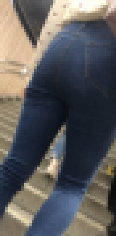 058 超ムッチムチのスキニージーンズ美女に超接近 サンプル画像