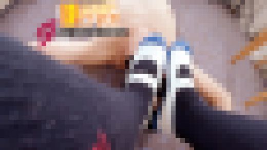 ぽっちゃり手コキ職人ひなたの上履き顔踏み舐めさせ電気アンマ痴撮り　サンプル画像3