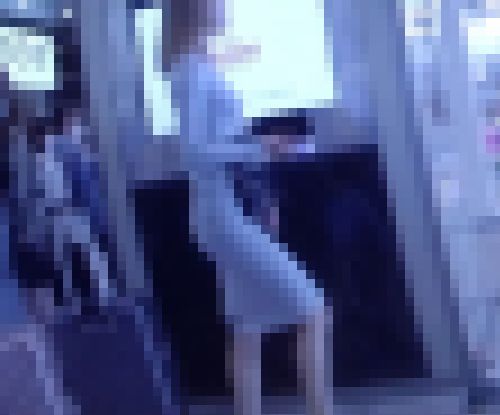 美巨乳セクシー美女が超セクシータイトワンピで通り過ぎたよ　サンプル画像1