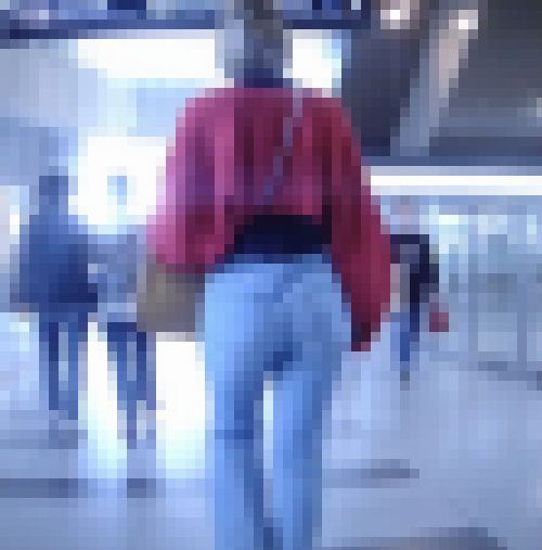 超激カワ美女がタイトデニムモッコリさせて超ドデカ美爆尻ふって歩いてるよ　サンプル画像3