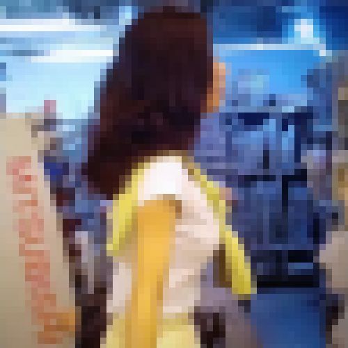芸能人クラスの超絶美女が美巨乳突き出して横チチ強調して歩いてるよ サンプル画像2
