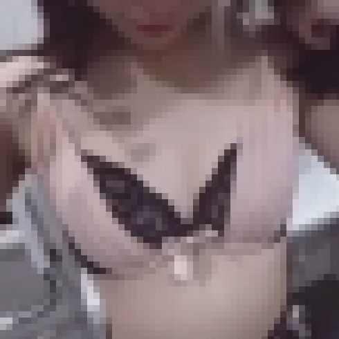 【シリーズ①】陥没乳首がエロすぎる専門学生♪多目的トイレでパパ活♪背伸び下着がそそる♪　サンプル画像1