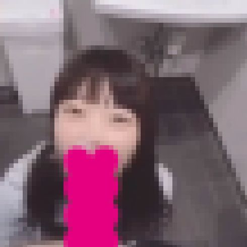 【シリーズ②】陥没乳首がエロすぎる専門学生♪多目的トイレでパパ活♪フェラと手マンセット♪　サンプル画像3