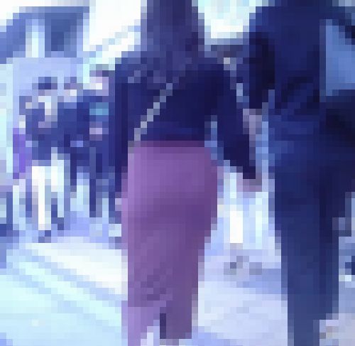 清楚系の激カワ美女がタイトスカート履いてお尻ピタつかせて歩いてるよ　サンプル画像1