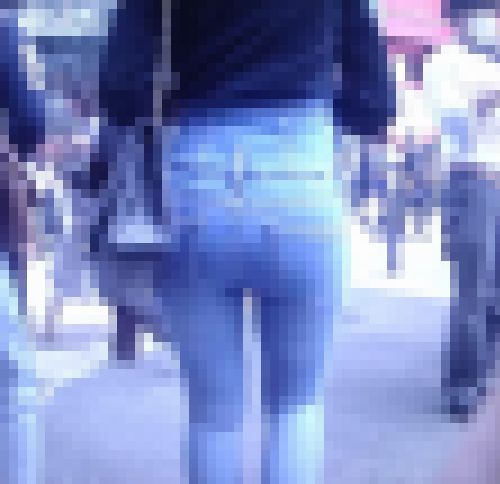 密着感が凄いスキニーデニムを履いた美女がエッチな美尻と太ももピタつかせて歩いてるよ サンプル画像3