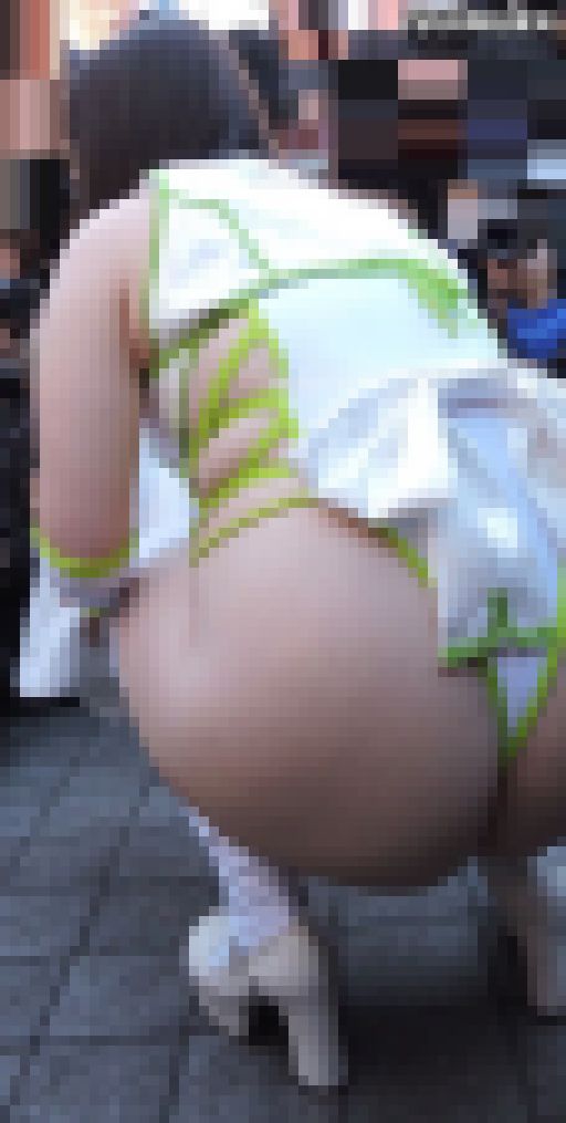 巨尻を下から撮影食い込みを直すコスプレ2016冬【動画】4作品セット販売 2860 2801 2803 2815　サンプル画像2