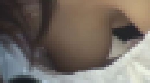 乳首ちら 無防備な胸元を狙った絶対乳首GET【神アングル】　03　サンプル画像2