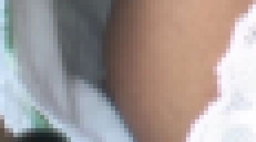 乳首ちら 無防備な胸元を狙った絶対乳首GET【神アングル】　04　サンプル画像1
