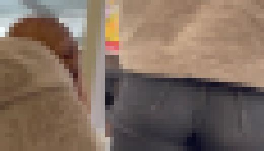 【JDの小尻】彼氏待ちのピンク髪JDの黒デニムケツを 彼氏より前に味わうw【4K】 サンプル画像