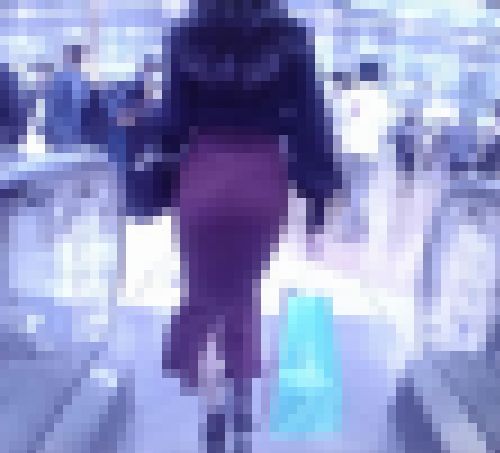 ルックスもスタイルも全てがパーフェクト最高級清楚美女がピタピタタイトスカート履いて歩いてるよ サンプル画像