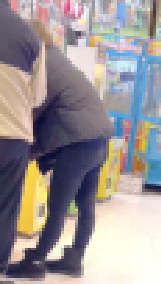 【20代ママの巨尻】種付け適齢期の黒スキニー巨尻　産みたてなのにケツを突き出し妄想立ちバックw【4K】　サンプル画像1