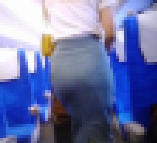 清楚セクシー系美女がタイトスカート履いて下着ライン丸出しでプリ尻強調して歩いてるよ サンプル画像