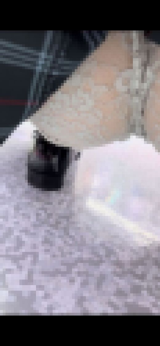 清楚系美人Kちゃん　お尻スケスケパンツを逆さ撮り　サンプル画像3
