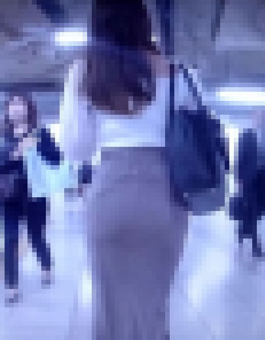 スタイル抜群の超絶美女がタイトスカート履いて美尻ピタつかせて歩いてるよ　サンプル画像2