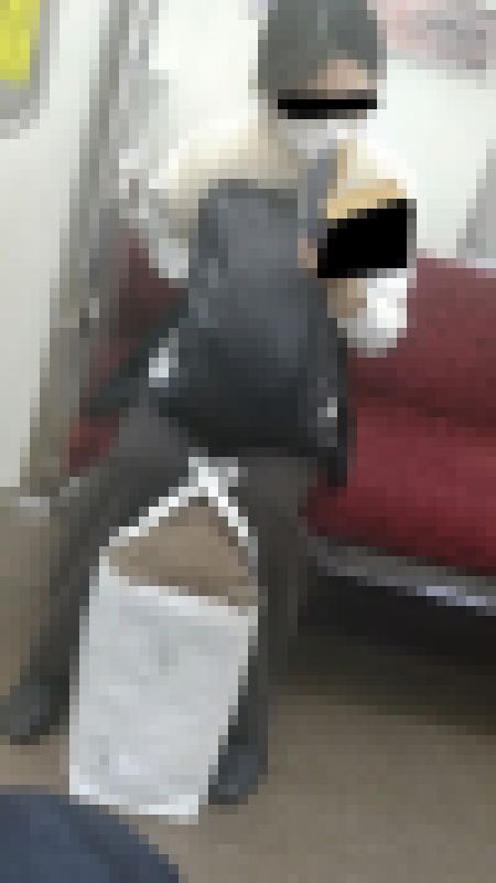 【電車対面】ガラガラの電車で寝たフリをしたら目の前でオ○ニーを始めた真面目系ＪＤ サンプル画像