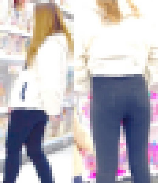 【20代ママのプリ尻】PUFFY亜美似美人ママのプリプリ尻　黒スキニーを自ら食い込ませてプリプリサービスw【4K】　サンプル画像1