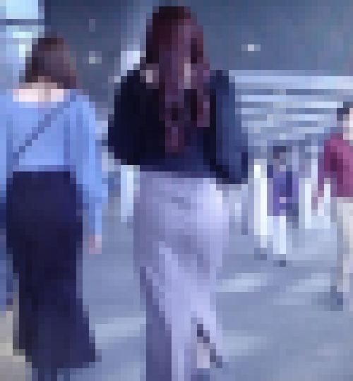 超スタイル抜群の激カワ美少女がタイトスカート履いてプリプリの美尻ピタつかせて歩いてるよ サンプル画像