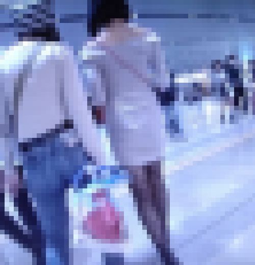 清楚系のお嬢様系美少女が大人ぶって網タイツ履いて歩いてるよ サンプル画像