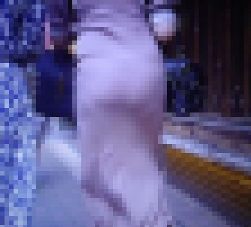 清楚で超絶可愛い美少女が物凄いダイナマイトエロボディでタイトワンピ着て巨大ヒップフリフリ下着ラインモロ出しで歩いてるよ サンプル画像