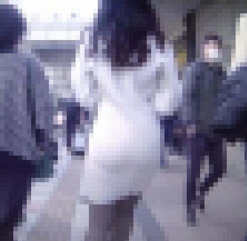 とんでもない極エロスタイルのセクシー美女がニットワンピ着てプリプリ美尻突き出してウネウネ歩いてるよ サンプル画像