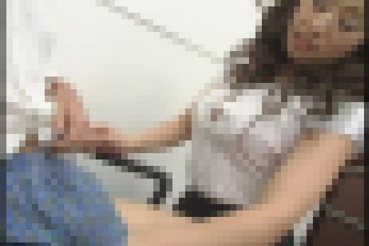 人妻あんな手コキこんな手コキで僕赤面ｗ　06　サンプル画像1