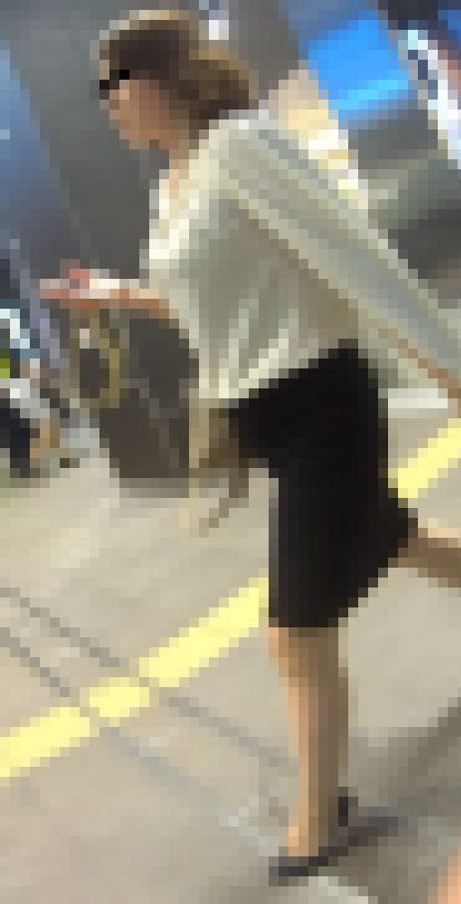 爆乳を揺らす美人OL!! サンプル画像