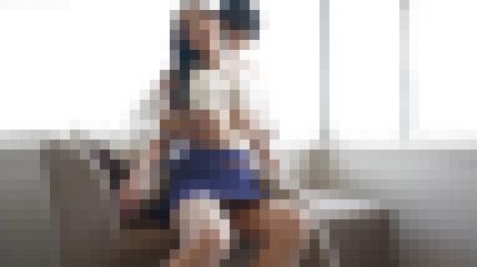 セックスレスの28歳人妻が性欲が溜まったスレンダーボディを巨根で突かれ喘ぎまくる サンプル画像1