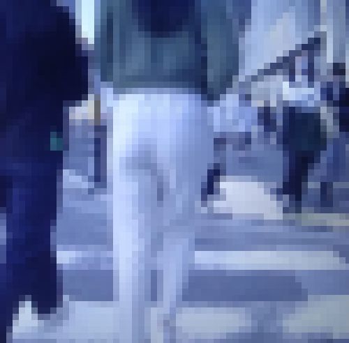 超極美スタイルの美少女が白いピタパン履いてプリ美尻パンパンにして歩いてるよ サンプル画像