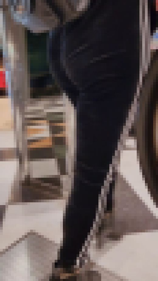 【ベロア生地パンツ】ムチっとしたお尻の女の子2　サンプル画像2