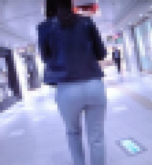 超美人アパレル店員がピタパン履いて美巨尻パンパンにして歩いてるよ サンプル画像