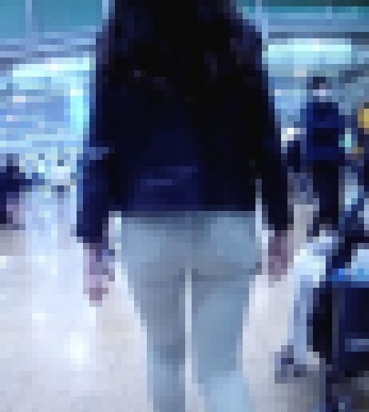 超絶綺麗で美しいハイスペック美女が極薄な超密着型スキニーデニム履いて美巨尻プルンプルンさせて歩いてるよ　サンプル画像2