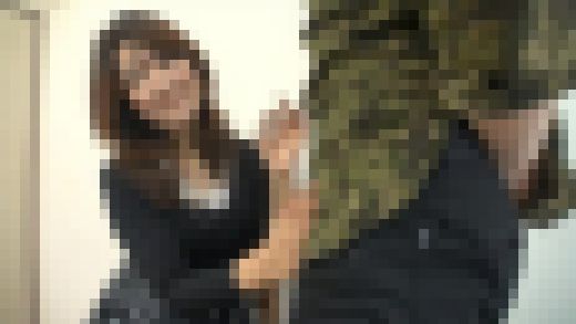 人妻にセンズリ見せたら興奮して･･･！File.16　サンプル画像2