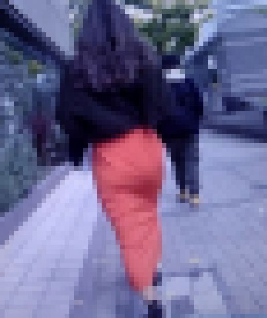 超色っぽい美人お姉さんがペラペラタイトスカート履いて歩いてるよ　サンプル画像2