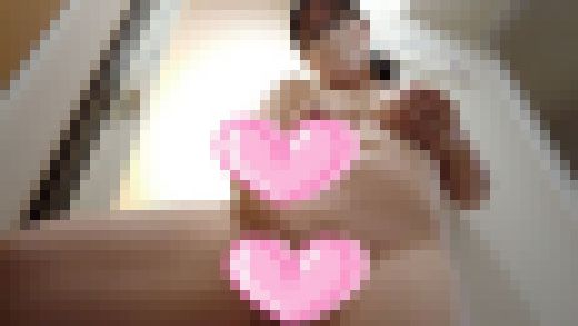 ❤オナニー・自撮り❤ぐちゅぐちゅとイヤらしい音をさせながら感じる人妻のオナニー　サンプル画像1