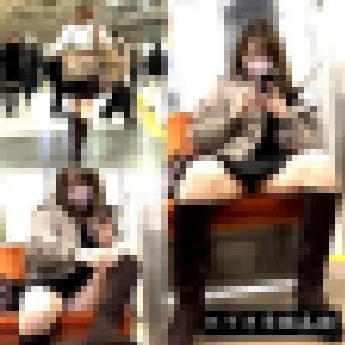 【パンチラ盗撮】LU●INEで働く美人美容部員の仕事帰りを電車内まで追いかけて大胆大股開きを正面パン凸撮 サンプル画像