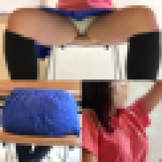 自習室盗撮 ミニスカテニスウェア姿のまま勉強しに来る子1 サンプル画像